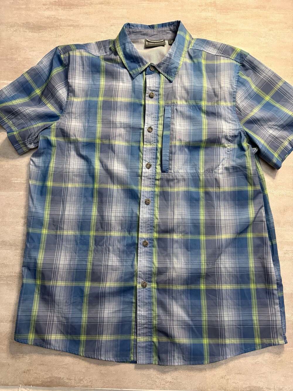 Free Country Men's Short Sleeve‎ Plaid Outdoor Fishing Shirt with Back Vent